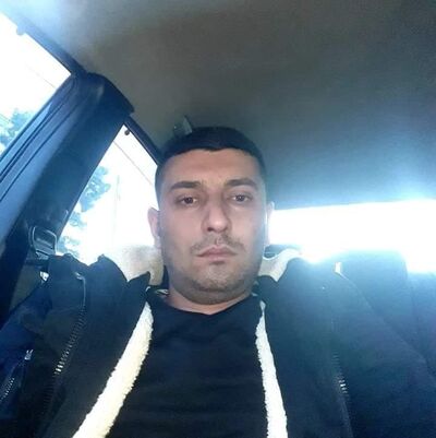  ,   Gogi, 33 ,   ,   