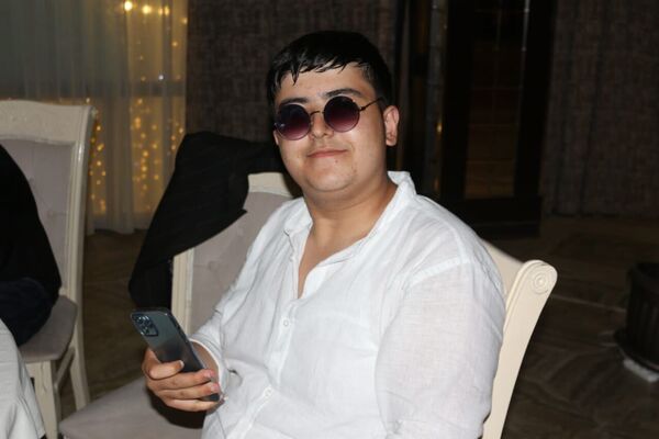  ,   Azik, 22 ,   ,   