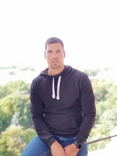  ,   Serrgio, 40 ,   