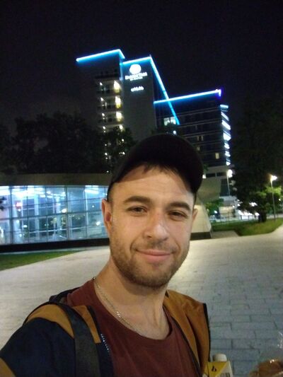  ,   Viktor, 33 ,   ,   