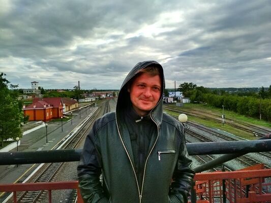  ,   Denisk, 44 ,  