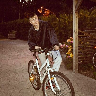  Vaxjo,   Nik, 29 ,   ,   , c 