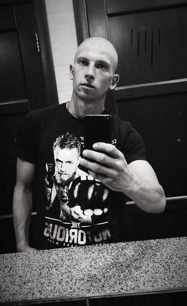  ,   Eduard, 31 ,   