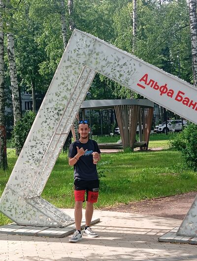  ,   Artur, 25 ,   ,   , c , 