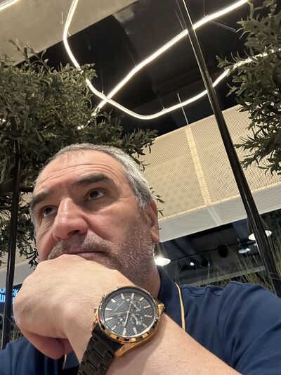  ,   Garip, 54 ,     