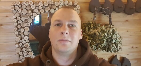  ,   Viktor, 38 ,   ,   , c 