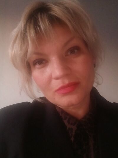  ,   Julia, 45 ,  