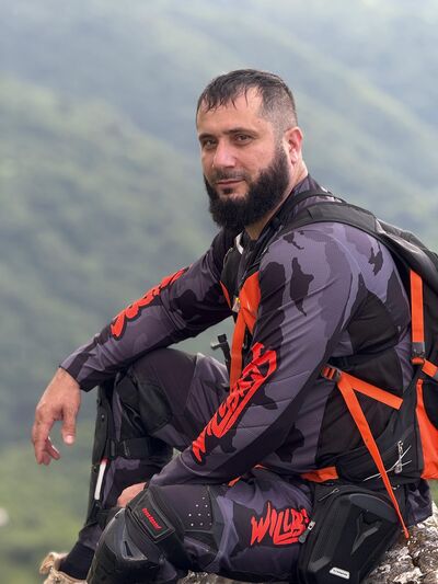  ,   Brat, 35 ,  