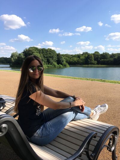  ,   Elena, 41 ,   c 