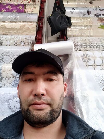  -,   Oybek, 38 ,   