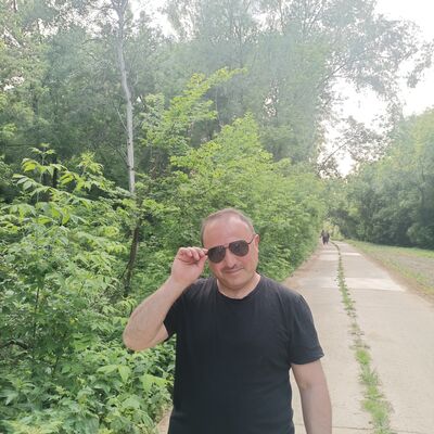  ,   Ali, 44 ,   c 