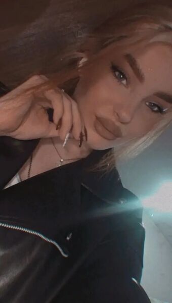  ,   Anastasia, 20 ,  