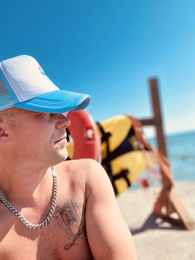  ,   Artem, 38 ,   ,   , c , 