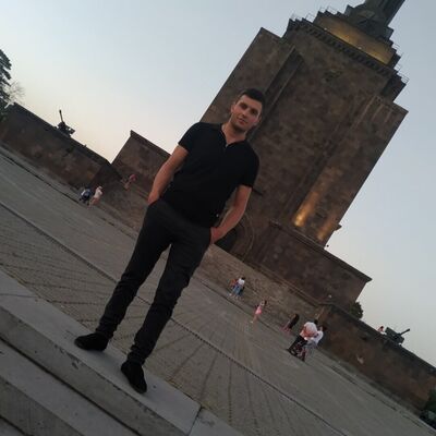  ,   Artyom, 28 ,   ,   