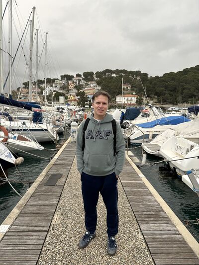  ,   Vlad, 46 ,   ,   