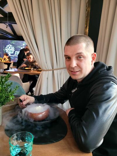  ,   Denis, 38 ,   c 