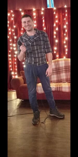  ,   Dzhon, 33 ,   ,   , c 