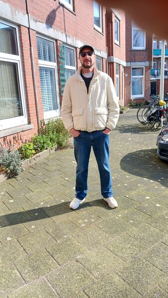  ,   Kobi, 48 ,   ,   