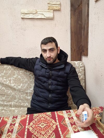  -,   David, 28 ,  