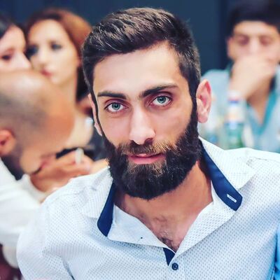  ,   Hovo, 33 ,   ,   , c 