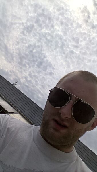  ,   Pavel, 32 ,   
