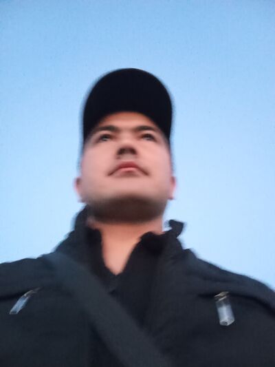  ,   Leon, 27 ,   ,   