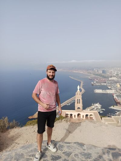  Algiers,   Walid, 32 ,   ,   