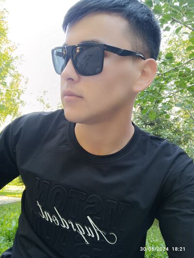  ,   Daston, 25 ,     
