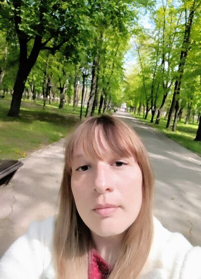  ,   Lili, 39 ,   ,   