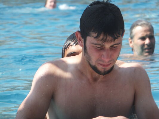  ,   Tetro, 32 ,   ,   