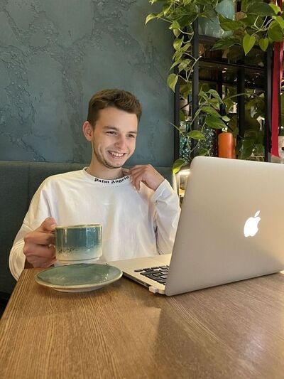   ,   Felix, 25 ,   ,   