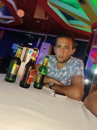  ,   Arman, 25 ,   ,   