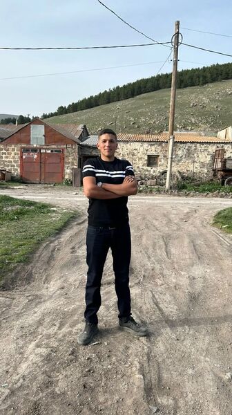  ,   Artur, 26 ,   ,   