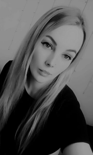  ,   Viktoria, 27 ,   