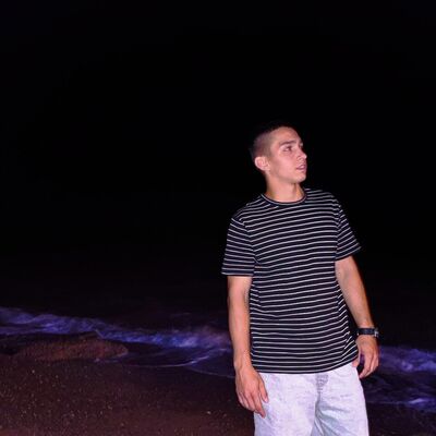  ,   Ruslan, 21 ,  