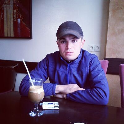  ,   Hayko, 25 ,   