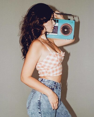  ,   Prenses, 27 ,   ,   , c 