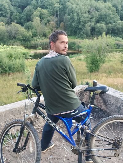  ,   Nick Wake, 33 ,   