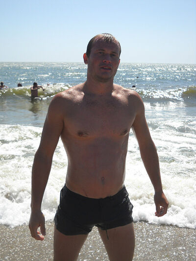  ,   Viktor, 37 ,   , 