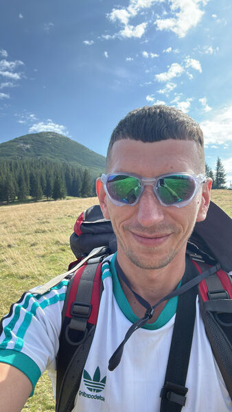  ,   Viktor, 34 ,   ,   