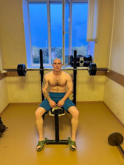  -,   Maksim, 24 ,   ,   , 