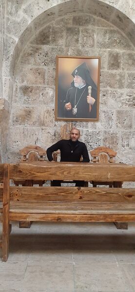  ,   Garik, 49 ,   ,   