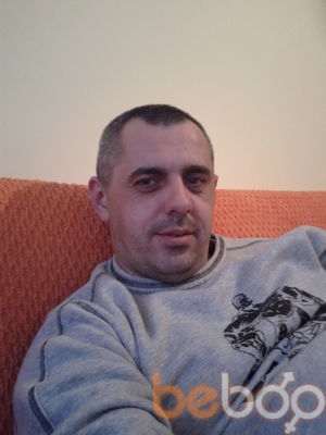  3892579  Denis, 77 ,    