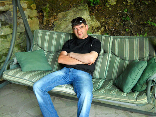  ,   Vlad, 44 ,   
