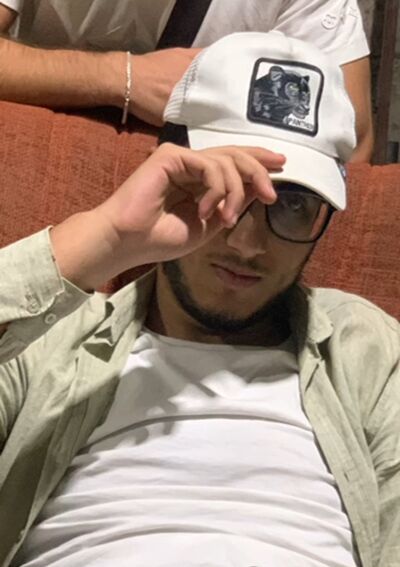  ,   Artur, 21 ,   ,   