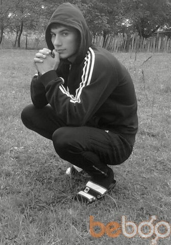  ,   Chechenec, 33 ,  