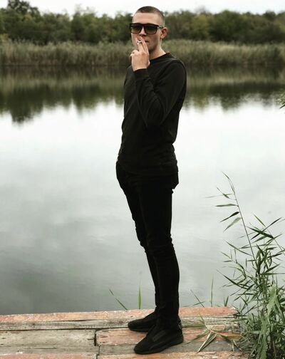  ,   Leo, 25 ,   ,   , c 