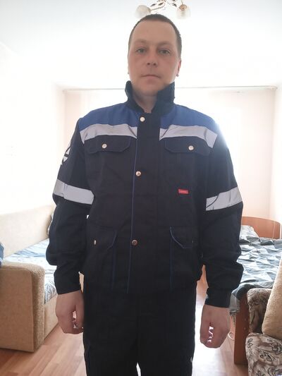  ,   Igor, 37 ,   