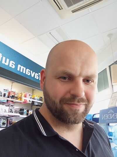  ,   Valery, 44 ,   ,   