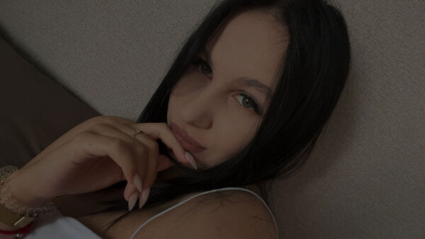  ,   Anna, 20 ,     